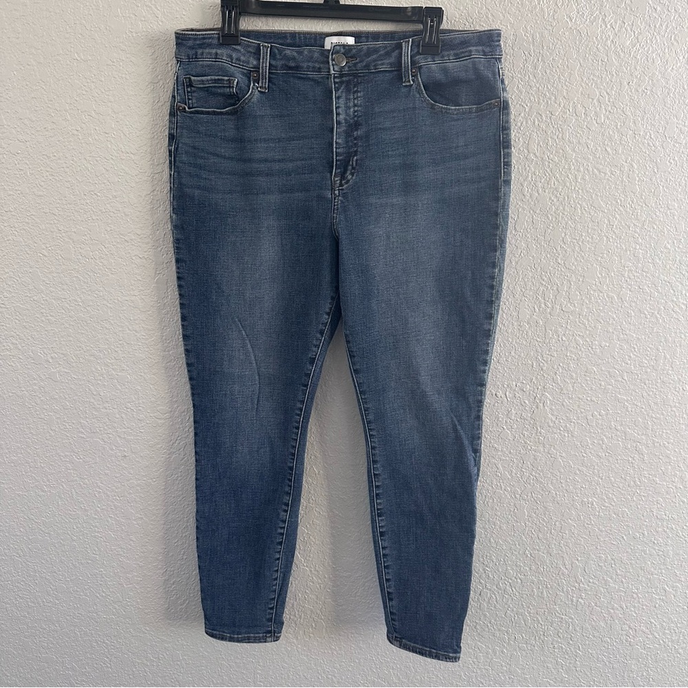 Pistola Skinny Fit Jeans Women's Size 33 Medium Wash Stretch Denim - Picture 3 of 9